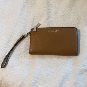 Wristlet, light brown/tan